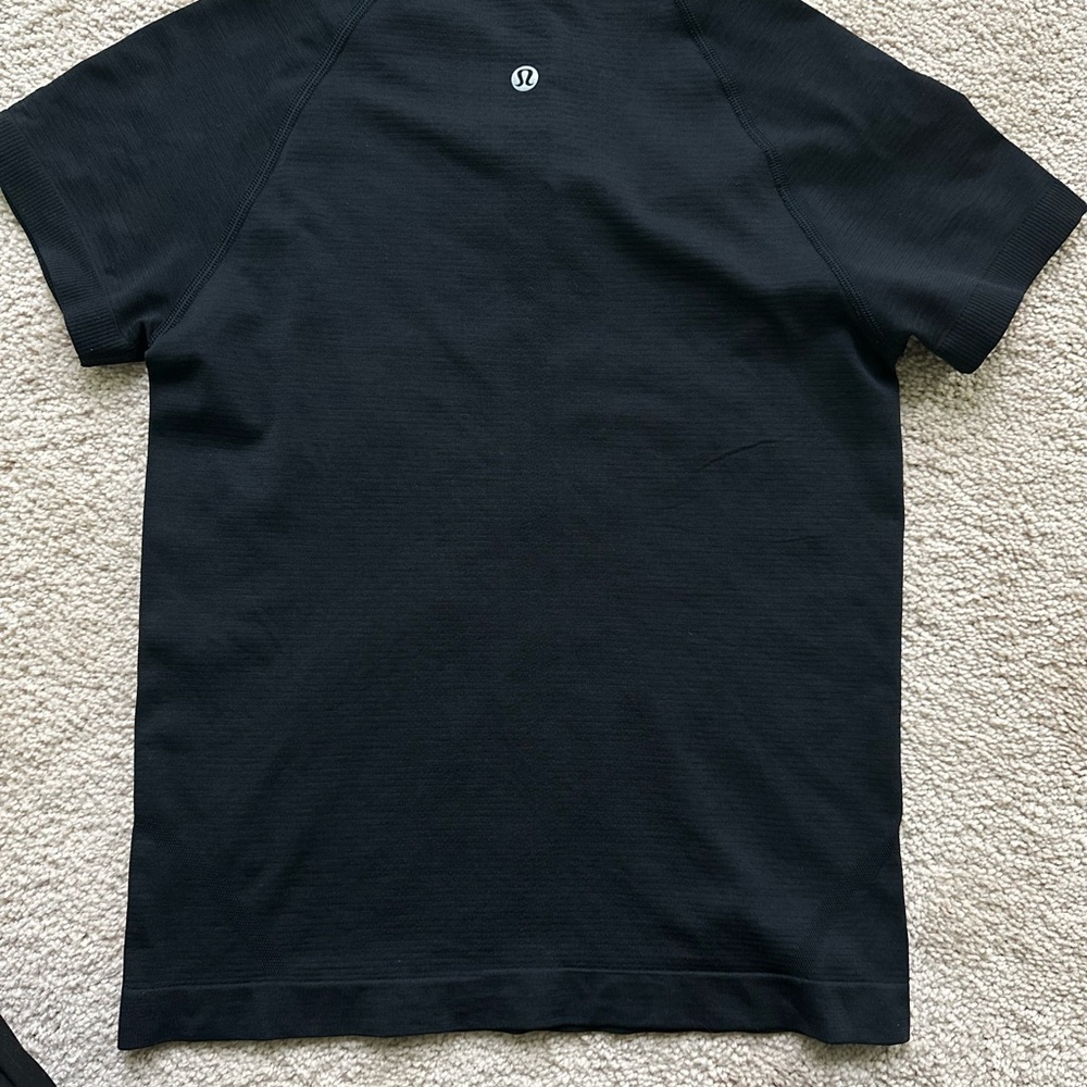 lululemon athletica Swiftly Tech short sleeve 2.0 waist length Black shirt
